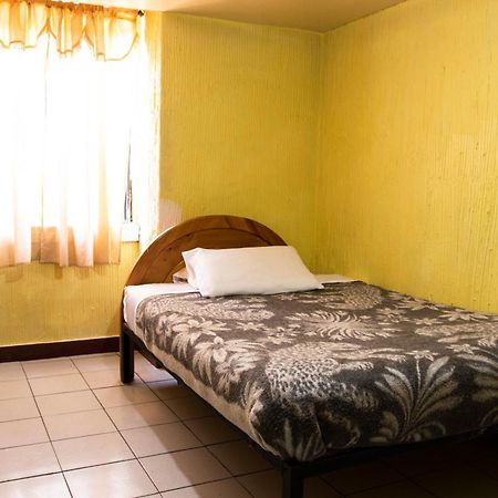 Hostal Carlos Luis Quito Eksteriør bilde