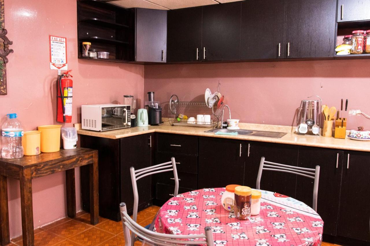 Hostal Carlos Luis Quito Eksteriør bilde
