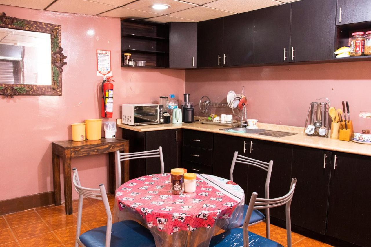 Hostal Carlos Luis Quito Eksteriør bilde