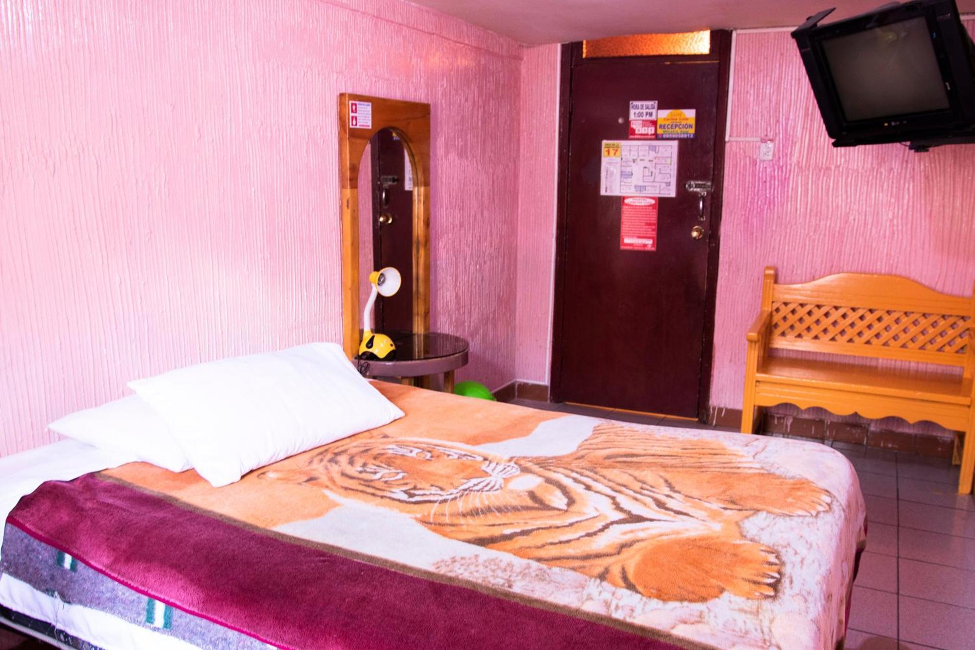 Hostal Carlos Luis Quito Eksteriør bilde